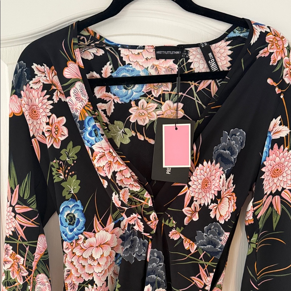PrettyLittleThing Black Floral Wrap Dress - Picture 3 of 3